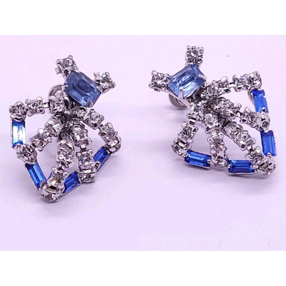 Vintage Blue Baguette Clear Rhinestone Screwback Earrings Juliana Style